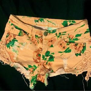 Vanilla Star Floral Lace Shorts